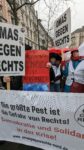 Hamburg: OMAs demonstrieren für Menschenrechte