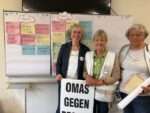 Kiel: OMAS GEGEN RECHTS beim Demokratietag der Max-Planck-Schule