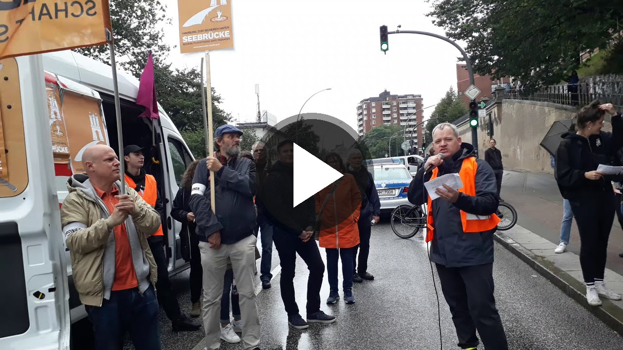 Video ansehen: SEEBRÜCKE Demo in Hamburg 06.07.2019 (YouTube)